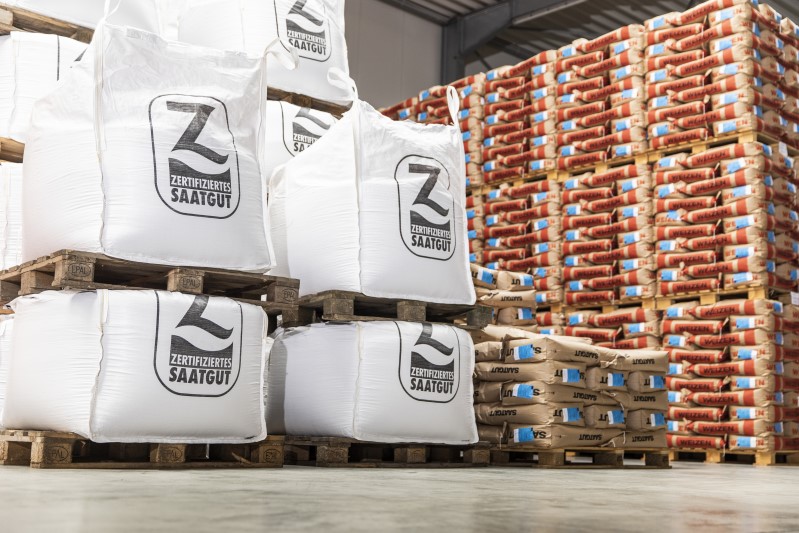 Z-Saatgut wird in einem mehrstufigen und streng kontrollierten Verfahren produziert.